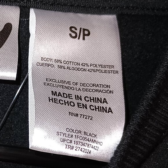 NEW The Christmas Shoppe Bluey Adult Sweatshirt UNISEX - Picture 11 of 12